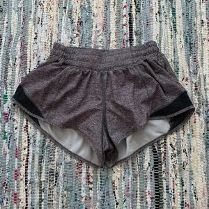 Lululemon Hotty Hots Low-Rise Lined Short 2.5”